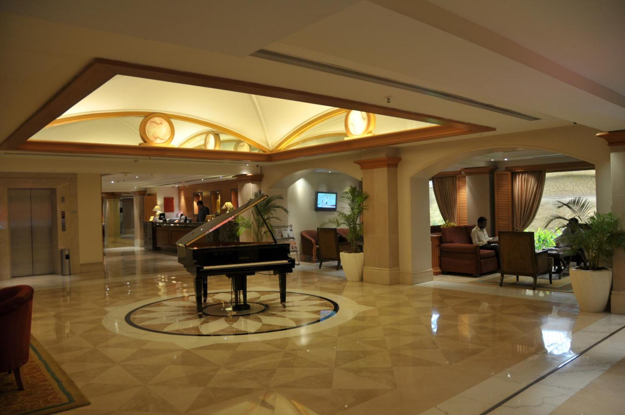 Ramada Plaza By Wyndham Palm Grove — Photos 3